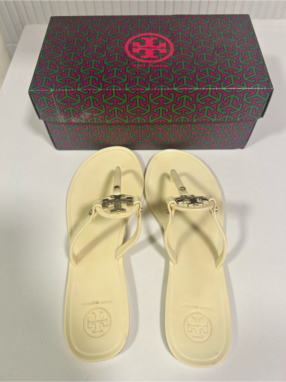 Tory Burch Mini Miller Jelly Thong Sandals - Picture 4 of 7